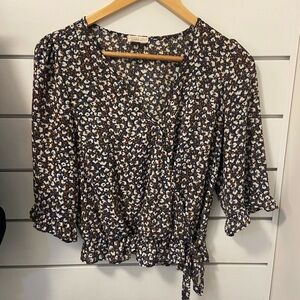 Sienna Sky 🦚 floral tie front blouse, deep v